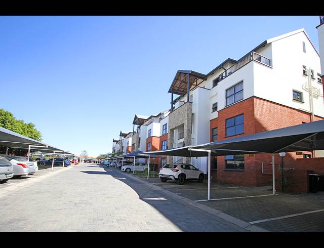 2 BEDROOM APARTMENT FOR SALE IN GREENSTONE HILL